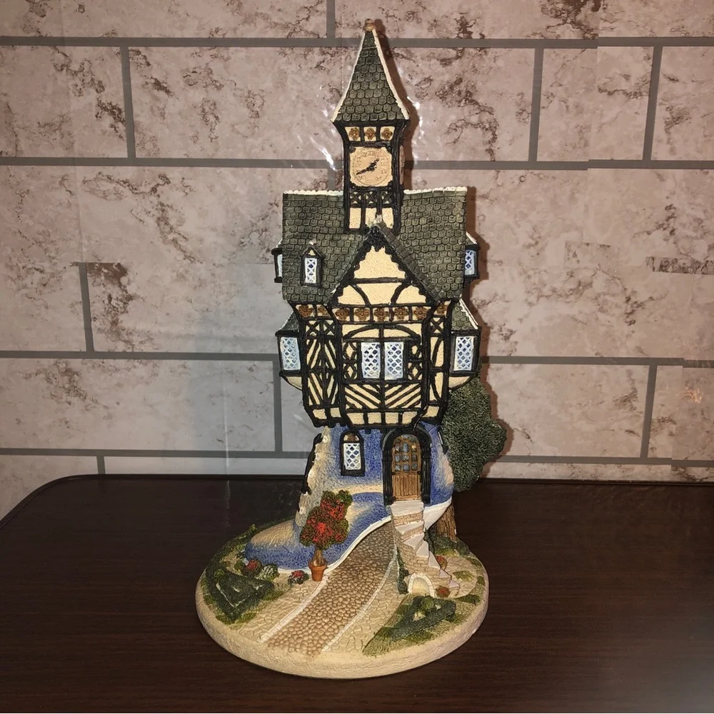 The shoemaker’s dream clocktower boot figurine‎ John Herbert 1990 John Hine
